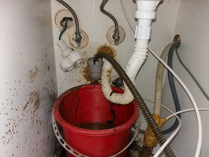 Banyo klozet ve gider koku kontrolü